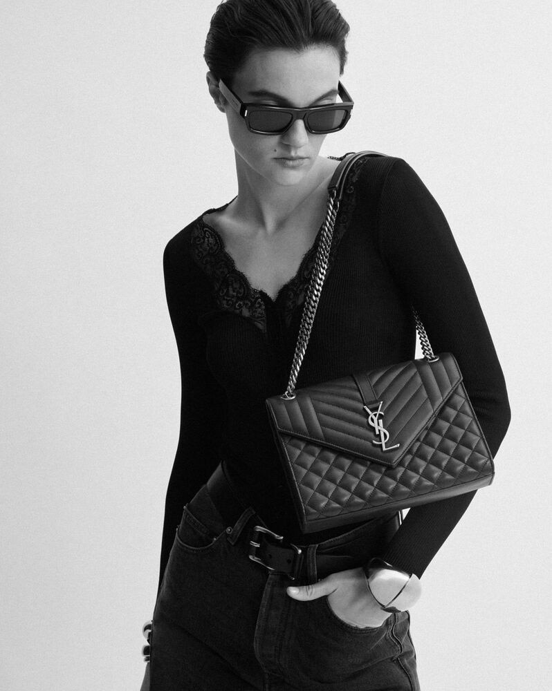 ENVELOPE MEDIUM IN QUILTED GRAIN DE POUDRE EMBOSSED LEATHER