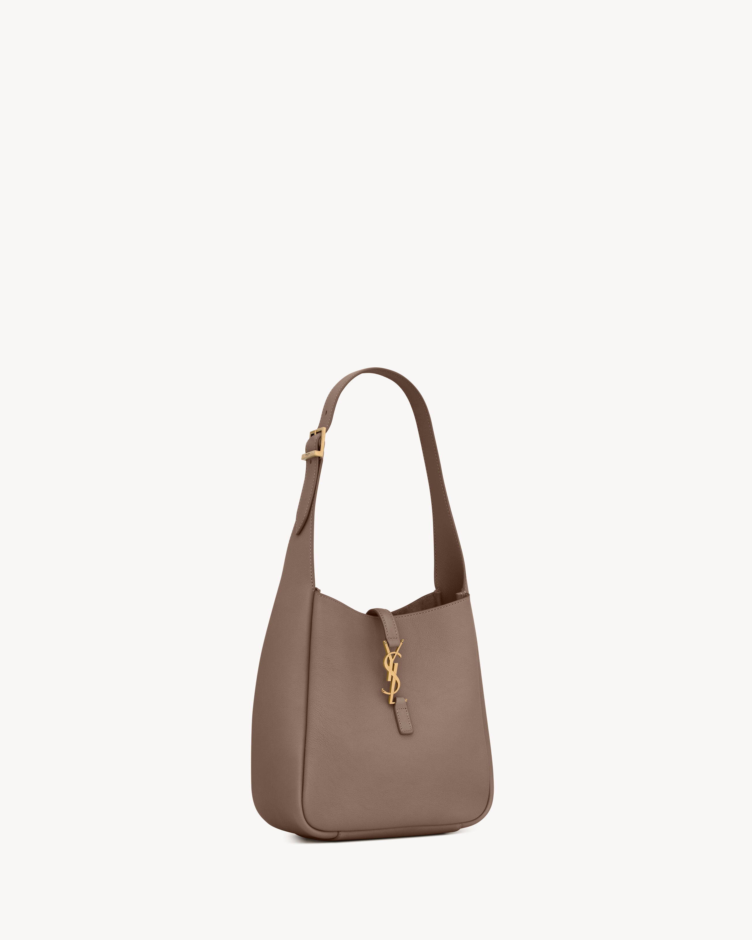 LE 5 À 7 supple small in grained leather