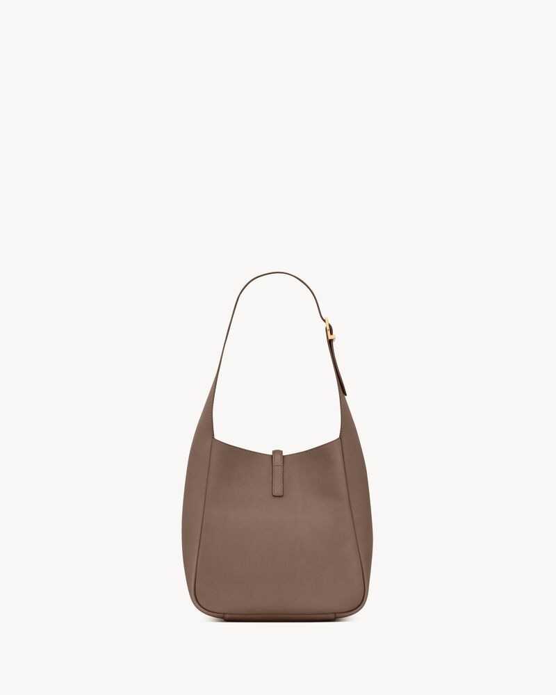 LE 5 À 7 supple small in grained leather