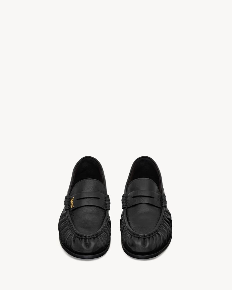 LE LOAFER supple in shiny leather