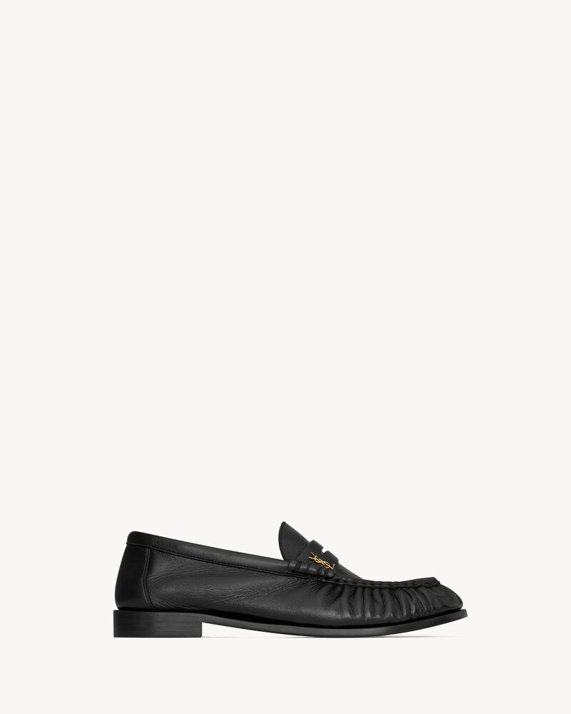 LE LOAFER supple in shiny leather