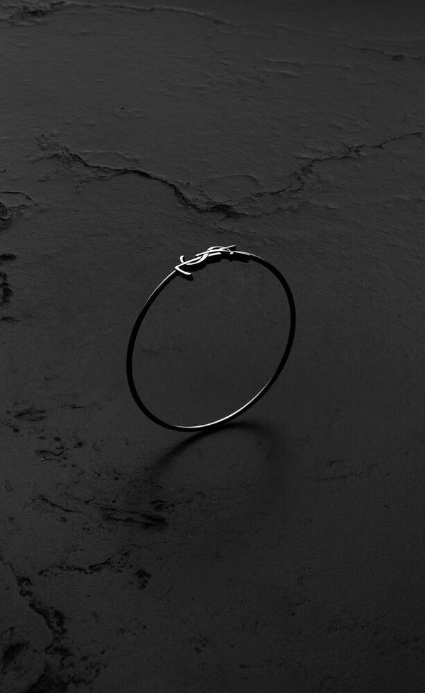 CASSANDRE hinged bangle in 18K grey gold