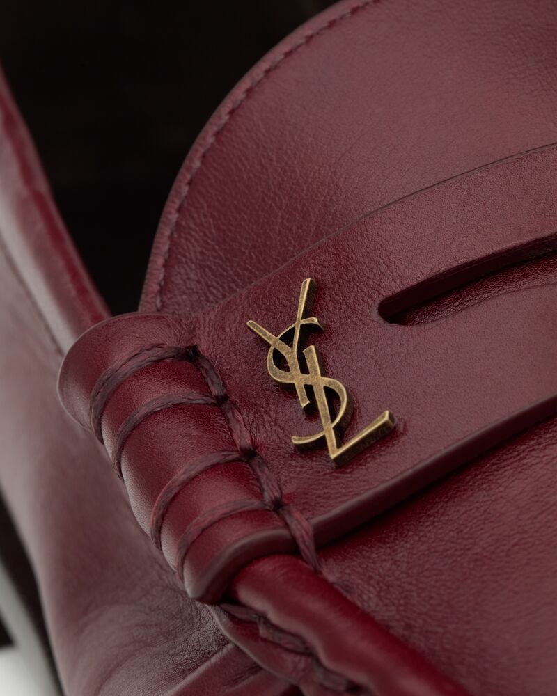 LE LOAFER supple in smooth leather