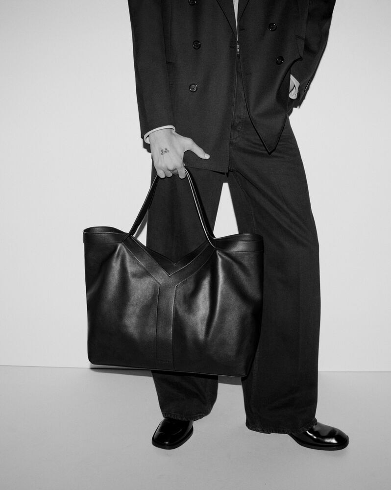 Y Large tote in leather