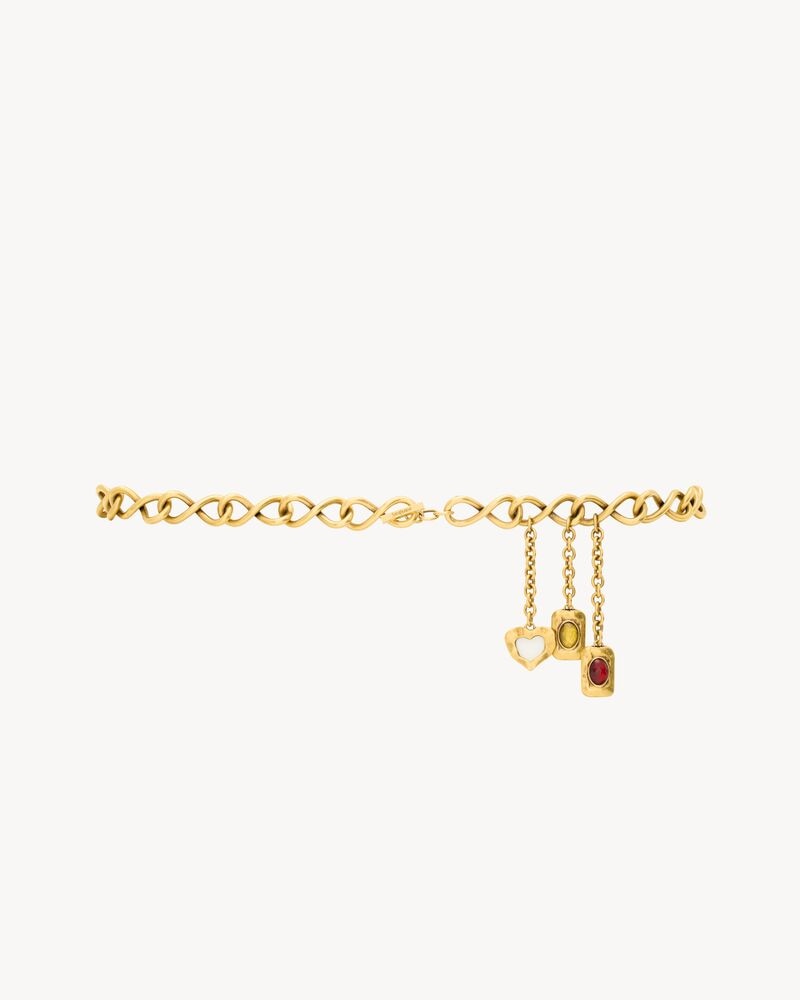 charm chain belt in metal and resin