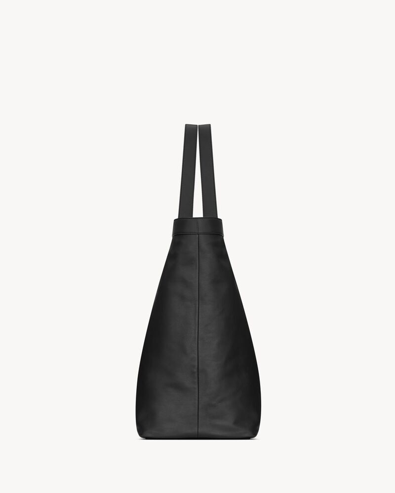 Y maxi tote in grained leather