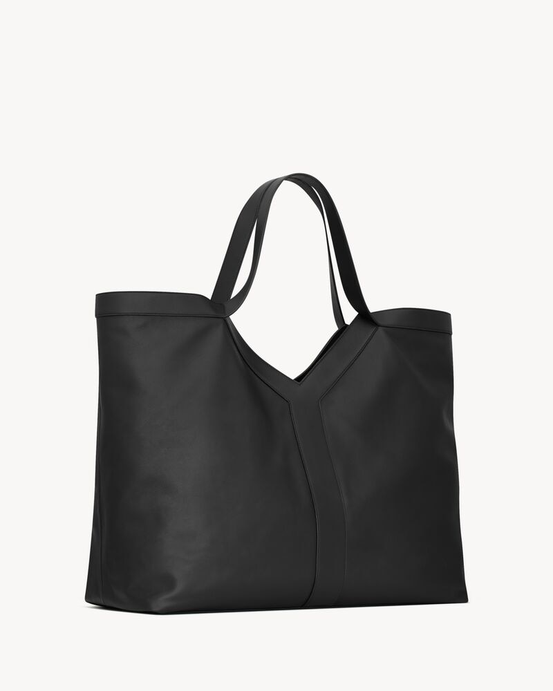 Y maxi tote in grained leather