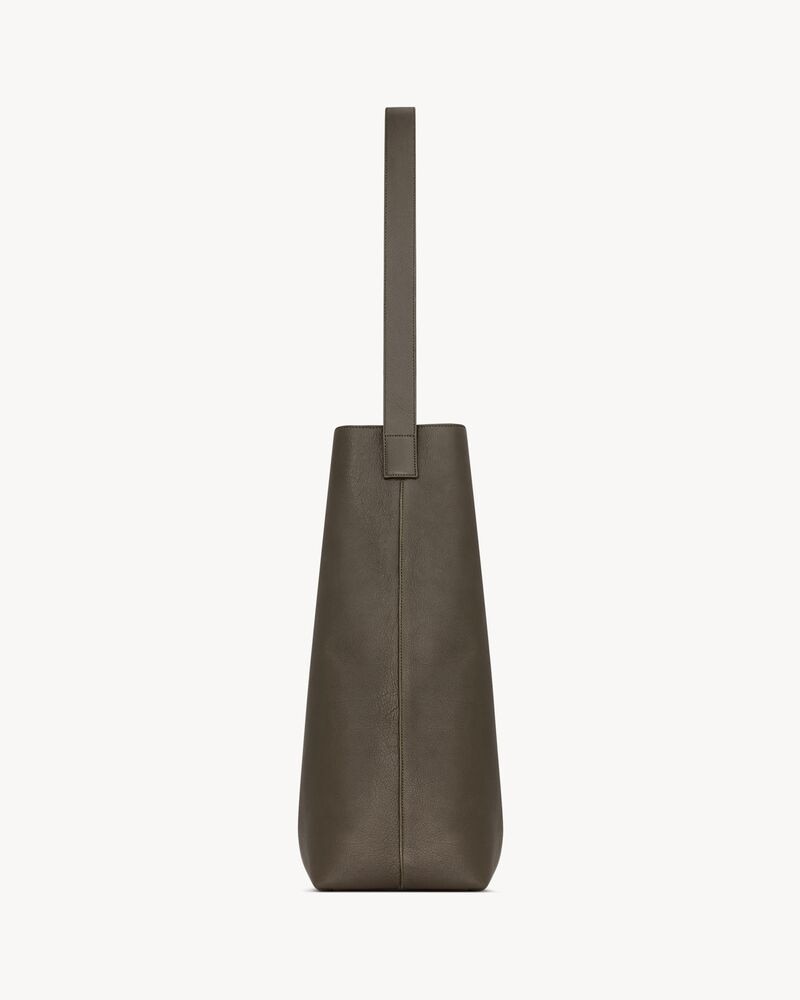 BOLD hobo bag in leather
