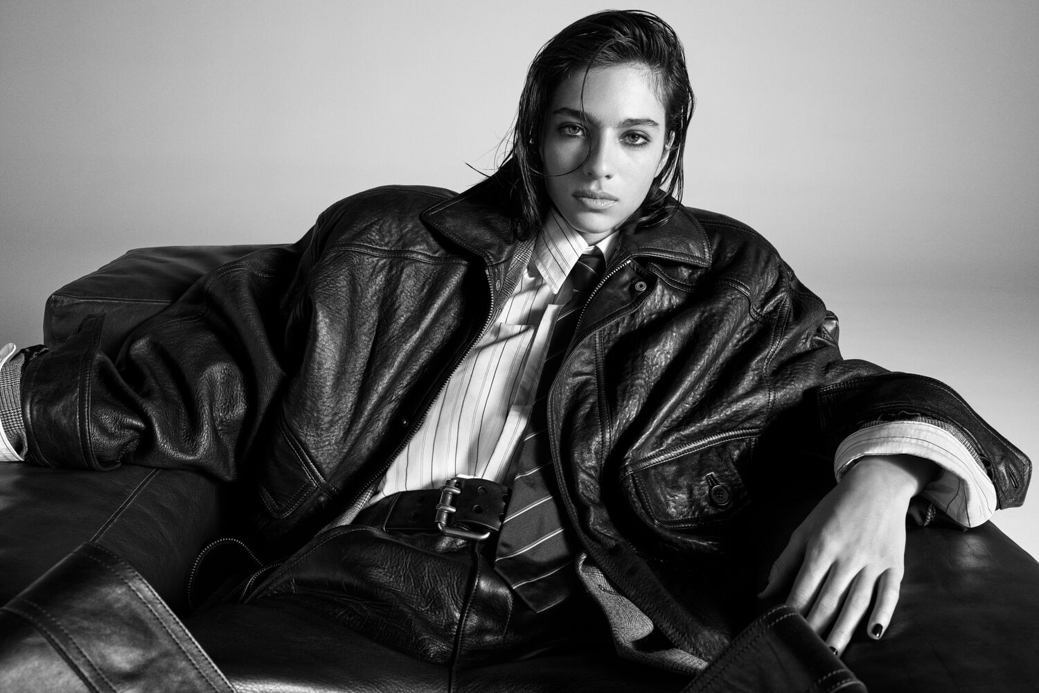 Women Campaign > Fall/Winter 25 > Single 3